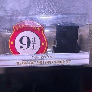 Harry Potter salt and pepper shakers